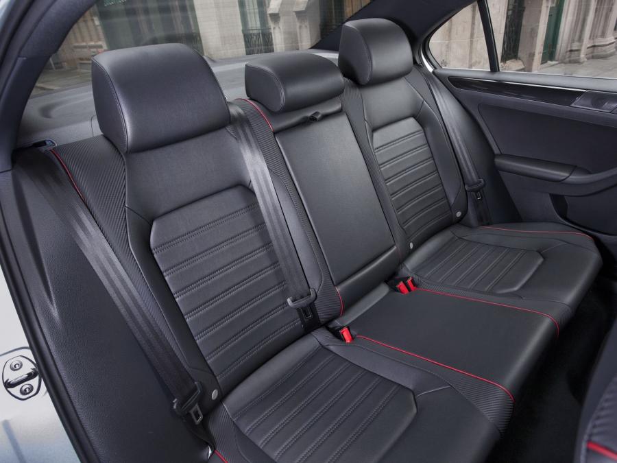  Volkswagen Jetta GLI Edition 30 2014 года  (фото 2 из 8)